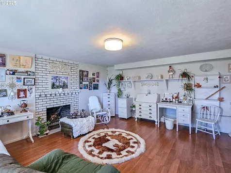 10059 SW 57th Place Portland OR 97219