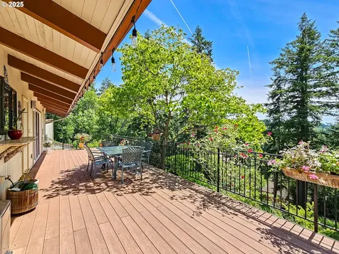 10059 SW 57th Place Portland OR 97219