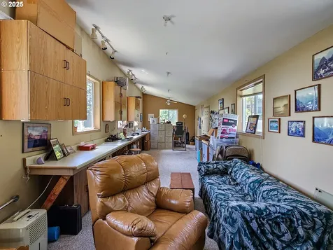 10059 SW 57th Place Portland OR 97219