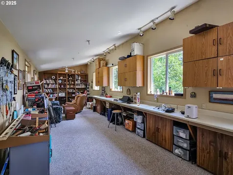 10059 SW 57th Place Portland OR 97219