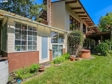10059 SW 57th Place Portland OR 97219