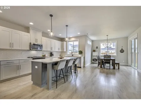 1004 NE 17th Avenue Canby OR 97013