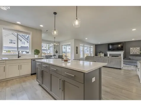 1004 NE 17th Avenue Canby OR 97013