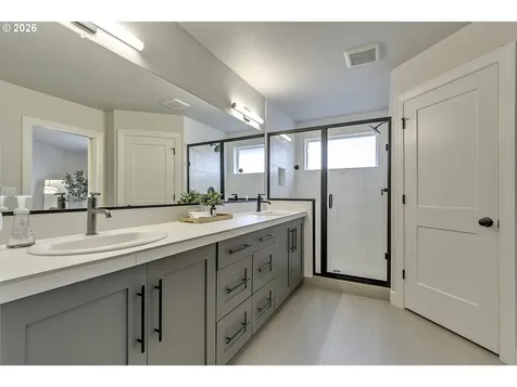 1004 NE 17th Avenue Canby OR 97013