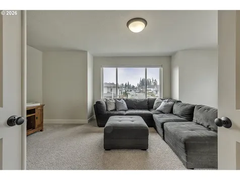 1004 NE 17th Avenue Canby OR 97013