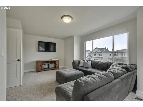 1004 NE 17th Avenue Canby OR 97013