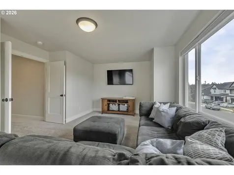 1004 NE 17th Avenue Canby OR 97013