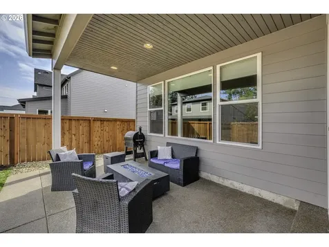 1004 NE 17th Avenue Canby OR 97013