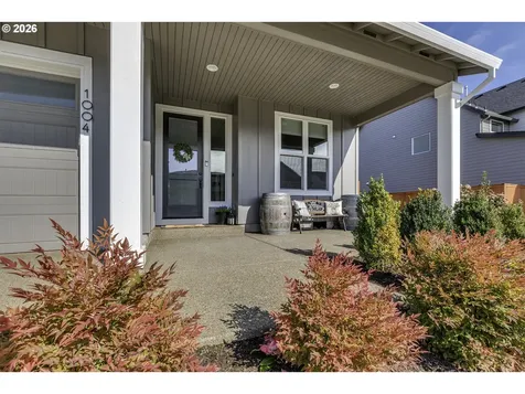 1004 NE 17th Avenue Canby OR 97013