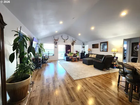 902 N 15th Avenue Elgin OR 97827