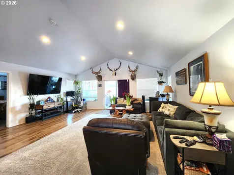 902 N 15th Avenue Elgin OR 97827