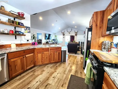 902 N 15th Avenue Elgin OR 97827