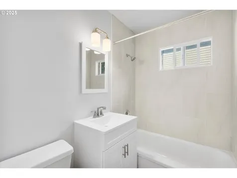 9205 SE Salmon Street Portland OR 97216