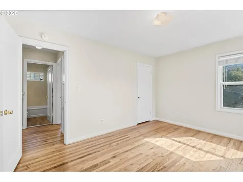 9205 SE Salmon Street Portland OR 97216