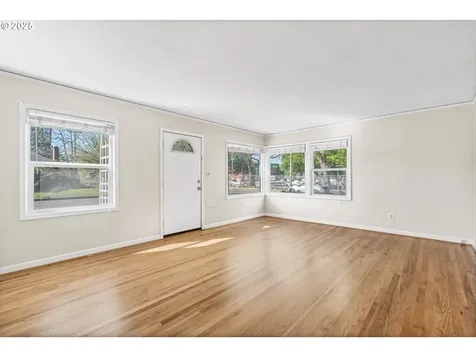 9205 SE Salmon Street Portland OR 97216