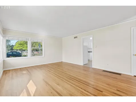 9205 SE Salmon Street Portland OR 97216