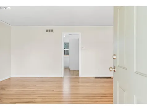 9205 SE Salmon Street Portland OR 97216