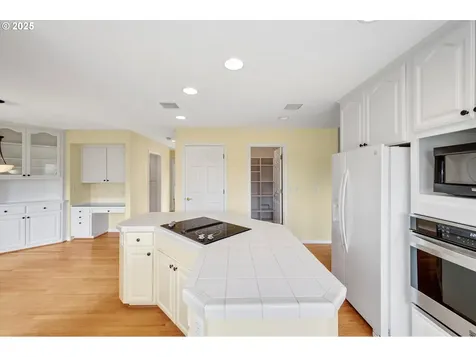 1093 NW Baker Crest Court Mcminnville OR 97128