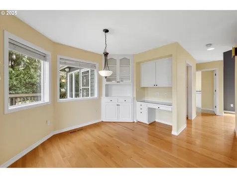 1093 NW Baker Crest Court Mcminnville OR 97128