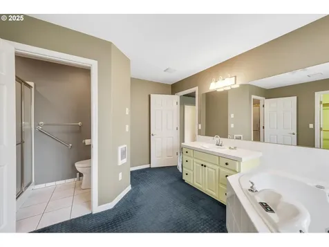 1093 NW Baker Crest Court Mcminnville OR 97128