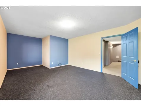 1093 NW Baker Crest Court Mcminnville OR 97128