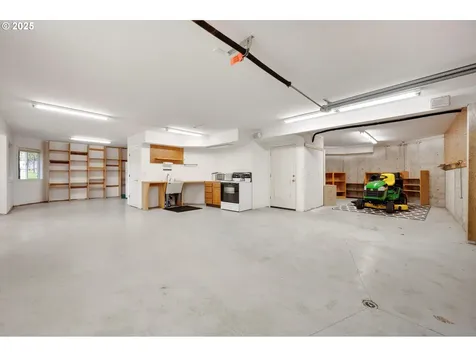1093 NW Baker Crest Court Mcminnville OR 97128