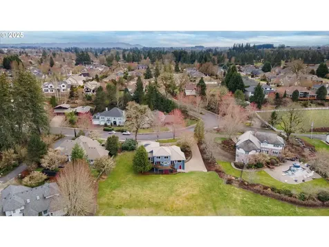 1093 NW Baker Crest Court Mcminnville OR 97128