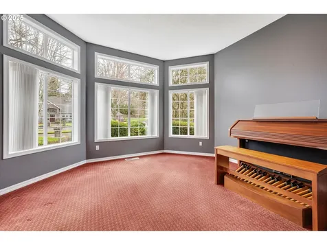 1093 NW Baker Crest Court Mcminnville OR 97128