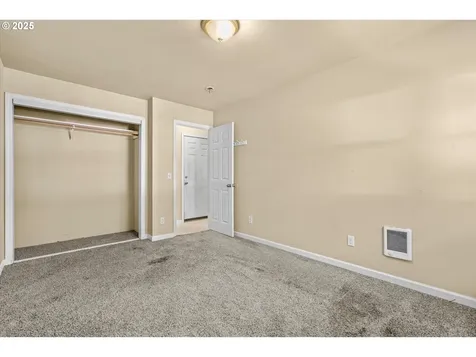 612 4th Street Woodburn OR 97071