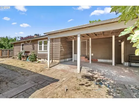 612 4th Street Woodburn OR 97071