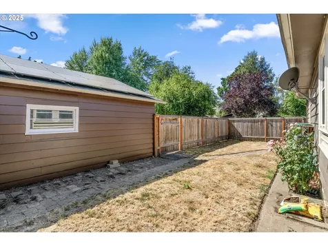 612 4th Street Woodburn OR 97071