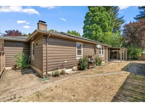 612 4th Street Woodburn OR 97071