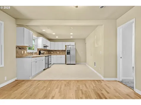 612 4th Street Woodburn OR 97071