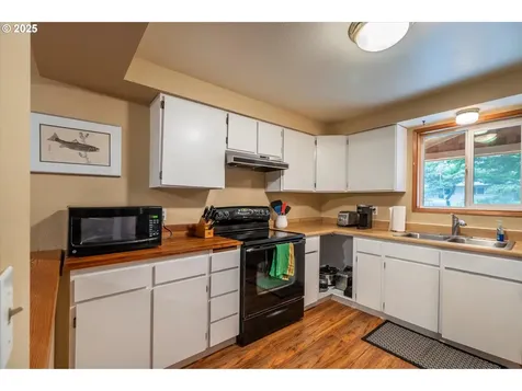 1145 Newport Avenue SW Bandon OR 97411
