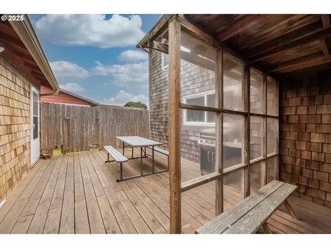 1145 Newport Avenue SW Bandon OR 97411
