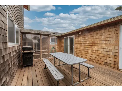 1145 Newport Avenue SW Bandon OR 97411