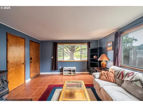 1145 Newport Avenue SW Bandon OR 97411