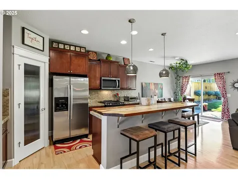 633 N V Street Washougal WA 98671