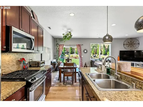 633 N V Street Washougal WA 98671