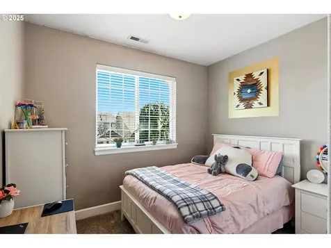 633 N V Street Washougal WA 98671