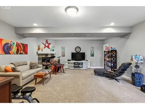 633 N V Street Washougal WA 98671