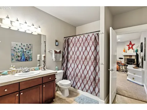 633 N V Street Washougal WA 98671