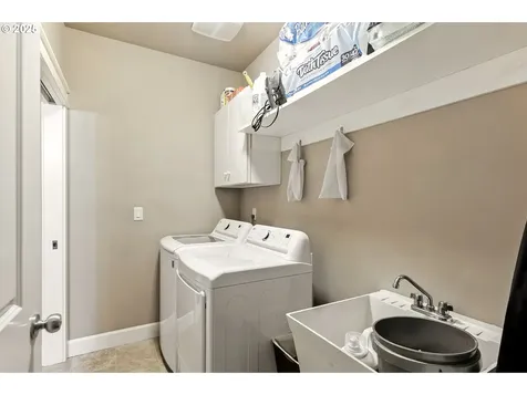 633 N V Street Washougal WA 98671