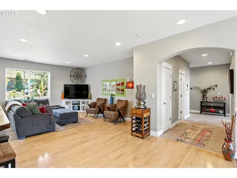 633 N V Street Washougal WA 98671