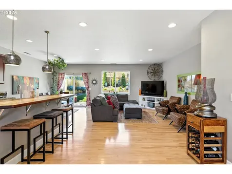 633 N V Street Washougal WA 98671