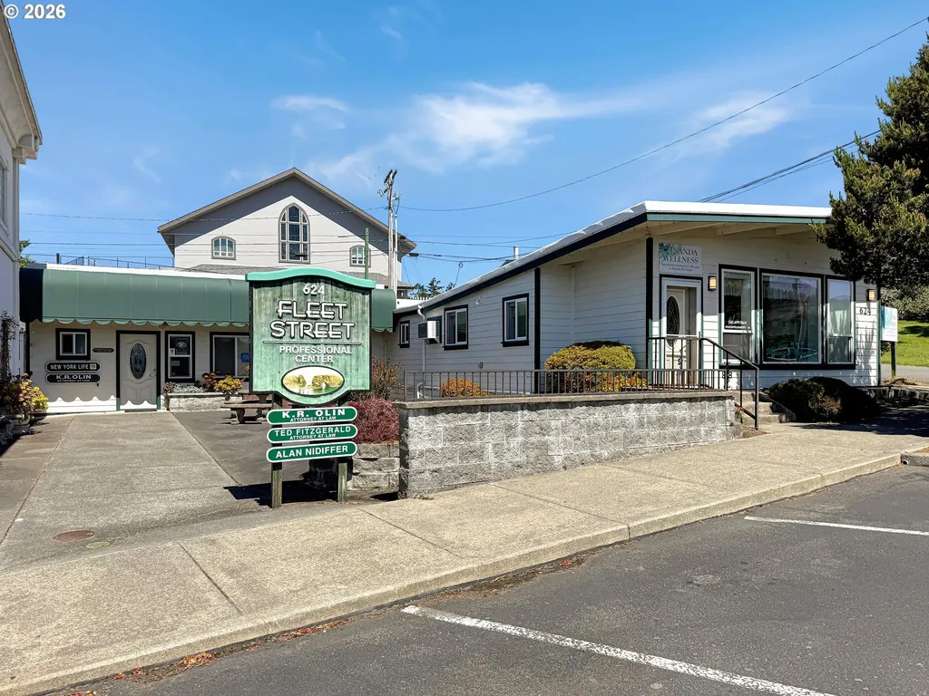 624 Fleet Street Brookings OR 97415