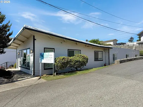 624 Fleet Street Brookings OR 97415