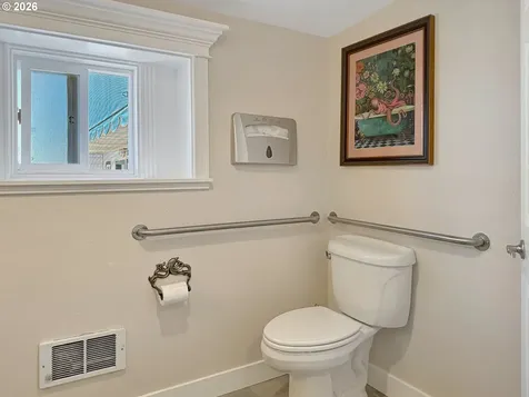 624 Fleet Street Brookings OR 97415