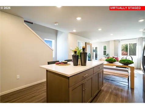 830 Sifuentez Court Woodburn OR 97071