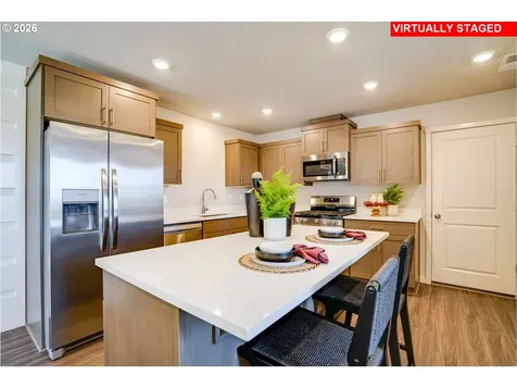 830 Sifuentez Court Woodburn OR 97071